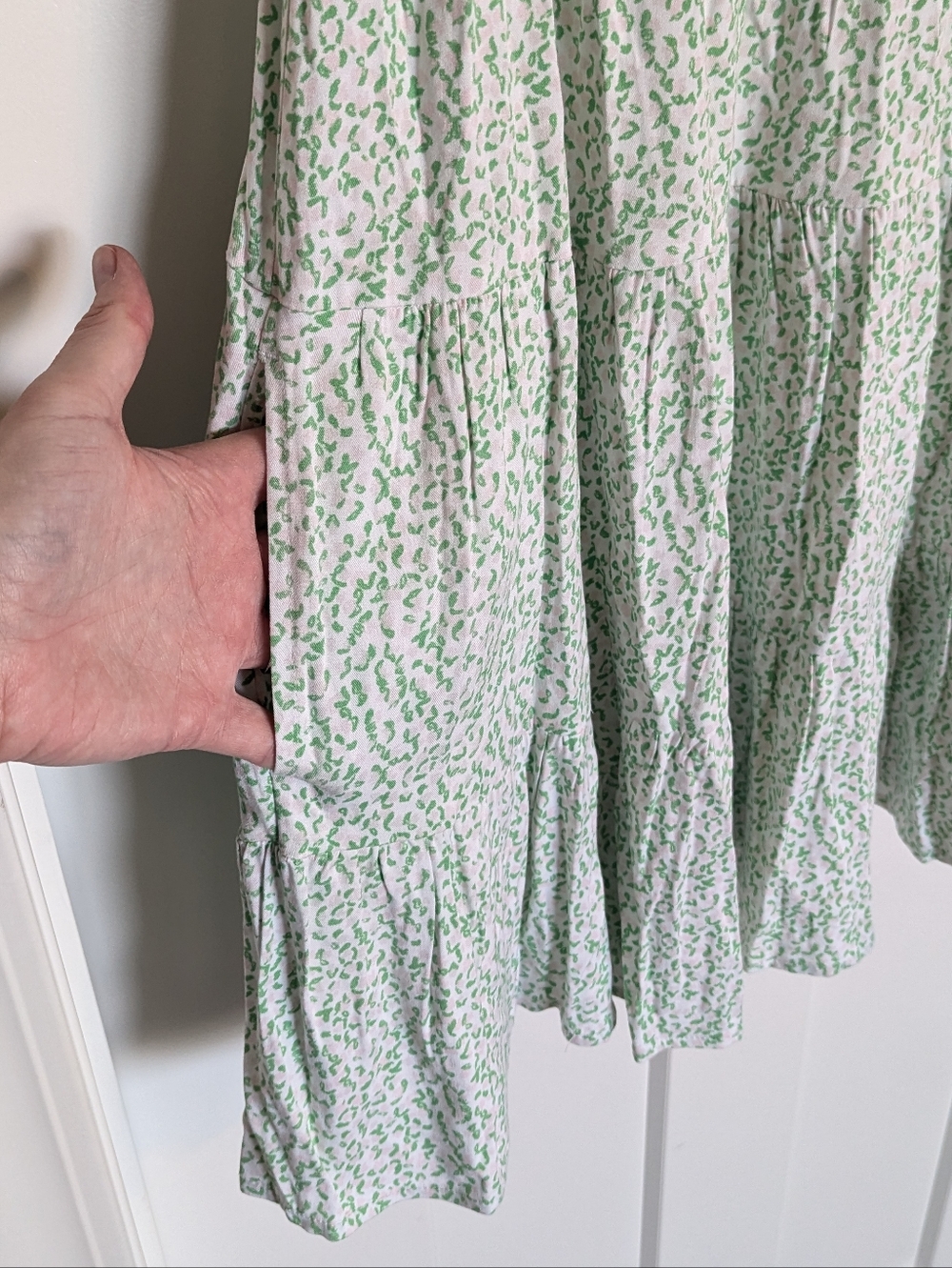 Crown & Ivy NWT Ruffle Neck Tiered Mini Dress - Green and Pink sz M - Picture 3 of 5